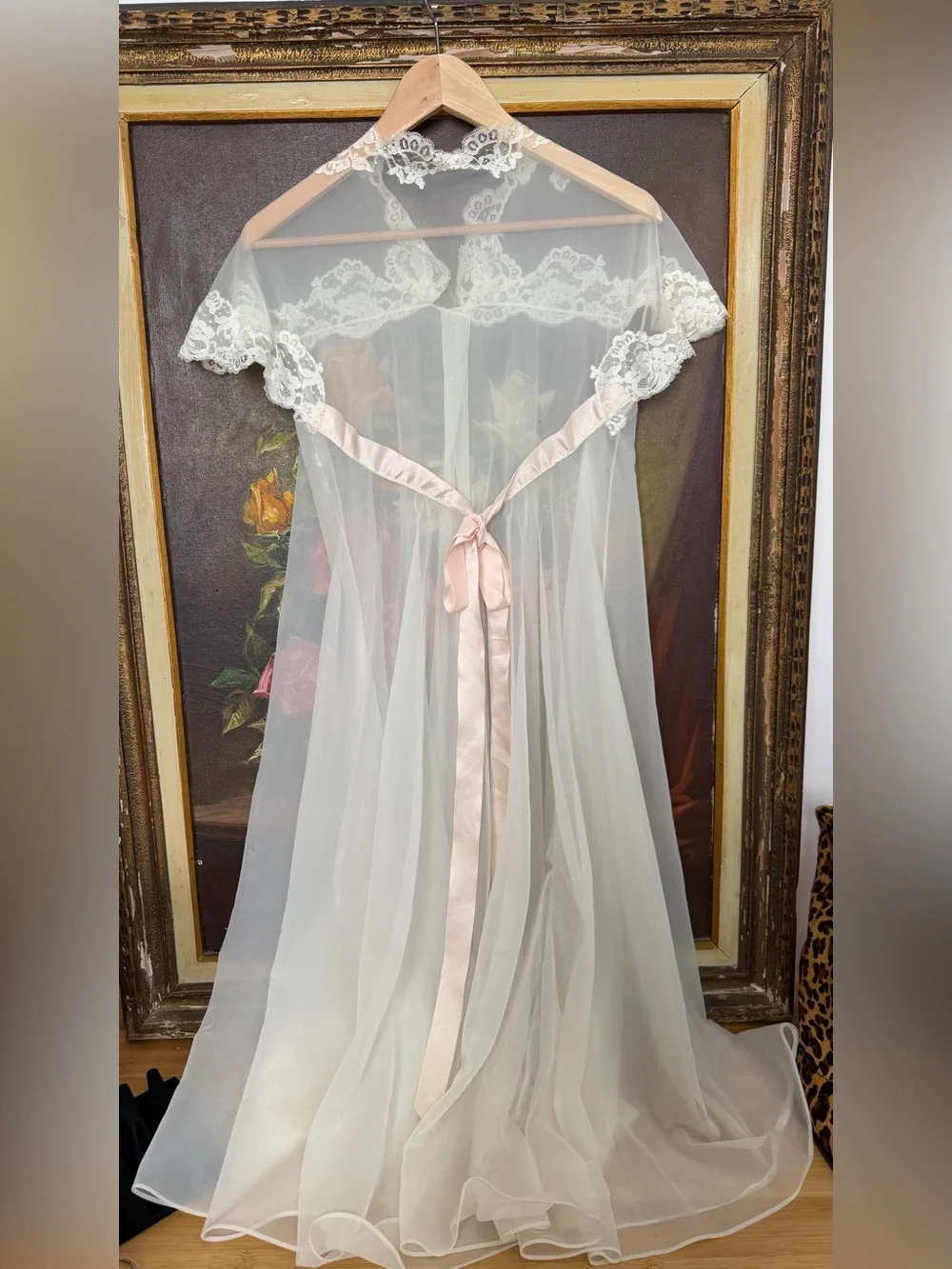 1950-1960 classic Vanity Fair Sheer Lace-Trim Long Robe with Pink Satin Tie